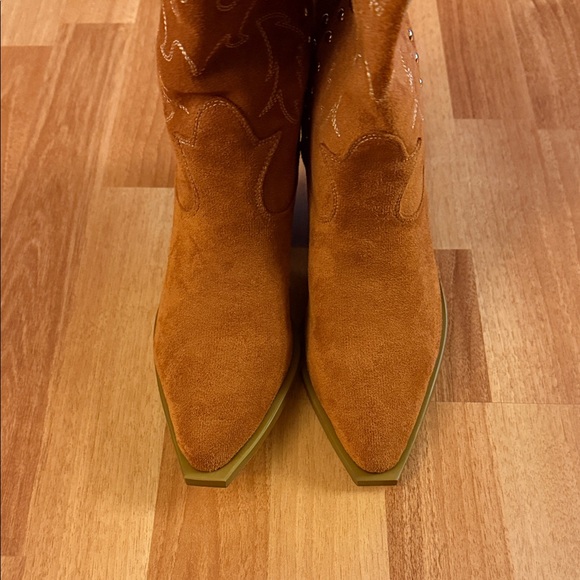 Azalea Wang Embroidered Tan Heeled Cowgirl Boots - Picture 7 of 10